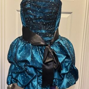 Jessica McClintock Cocktail/Homecoming/Semi-Formal Event Dress ( Size 3)